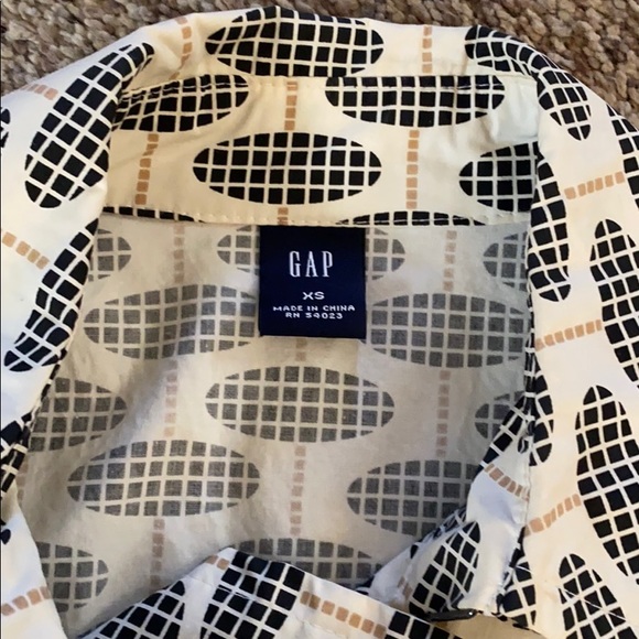 Gap, cs trench coat. - Picture 2 of 3